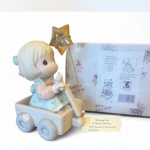 Precious Moments ‘Wishing you a World of Peace’ 1999 figurine